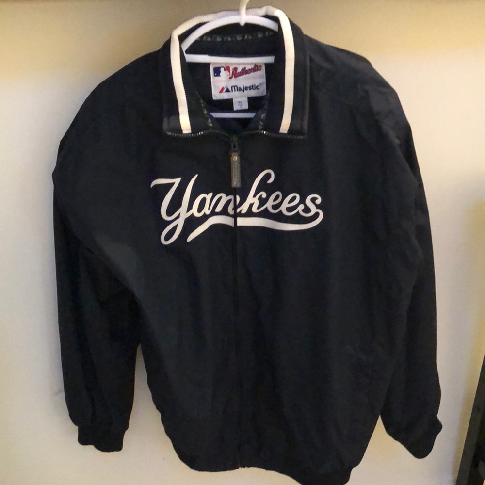 Yankees wind breaker. Authentic Majestic jacket.